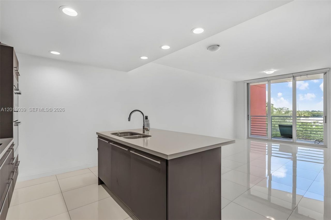 7661 NW 107th Ave , Unit 409, Doral, FL 33178 Photo