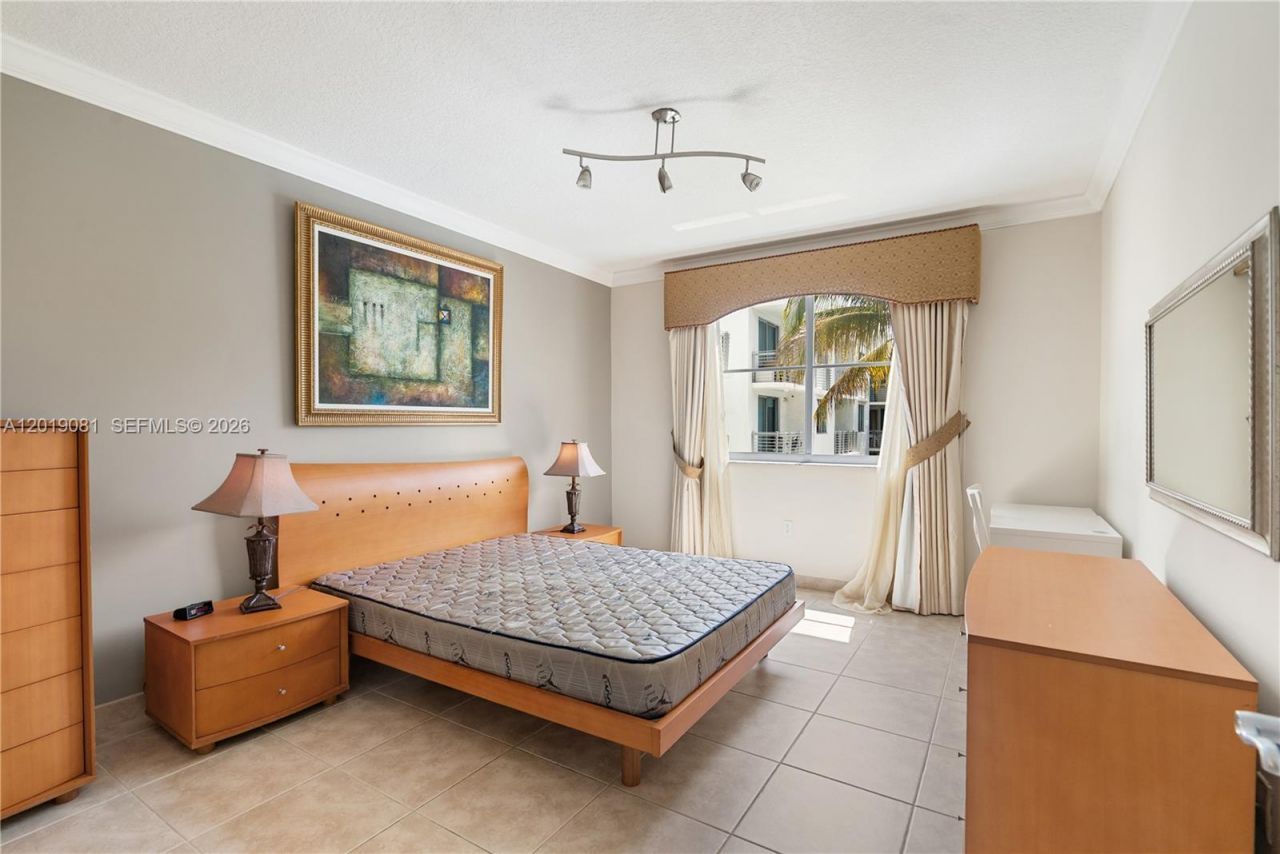 110 Washington Ave, Unit 2520, Miami Beach, FL 33139 Photo