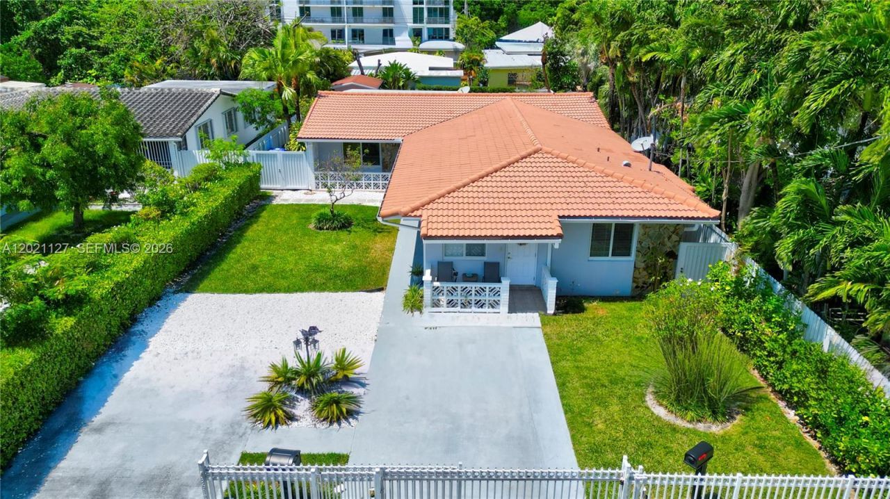 3611 SW 23rd St, Miami, FL 33145 Photo