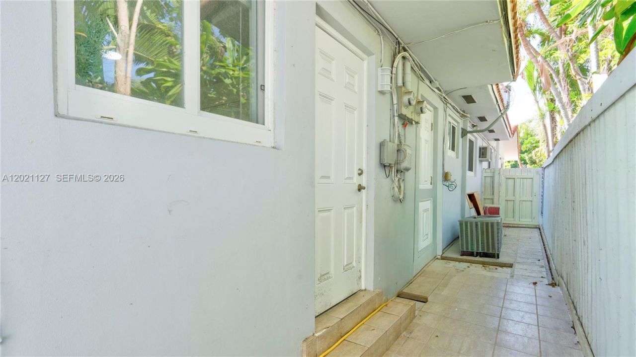 3611 SW 23rd St, Miami, FL 33145 Photo