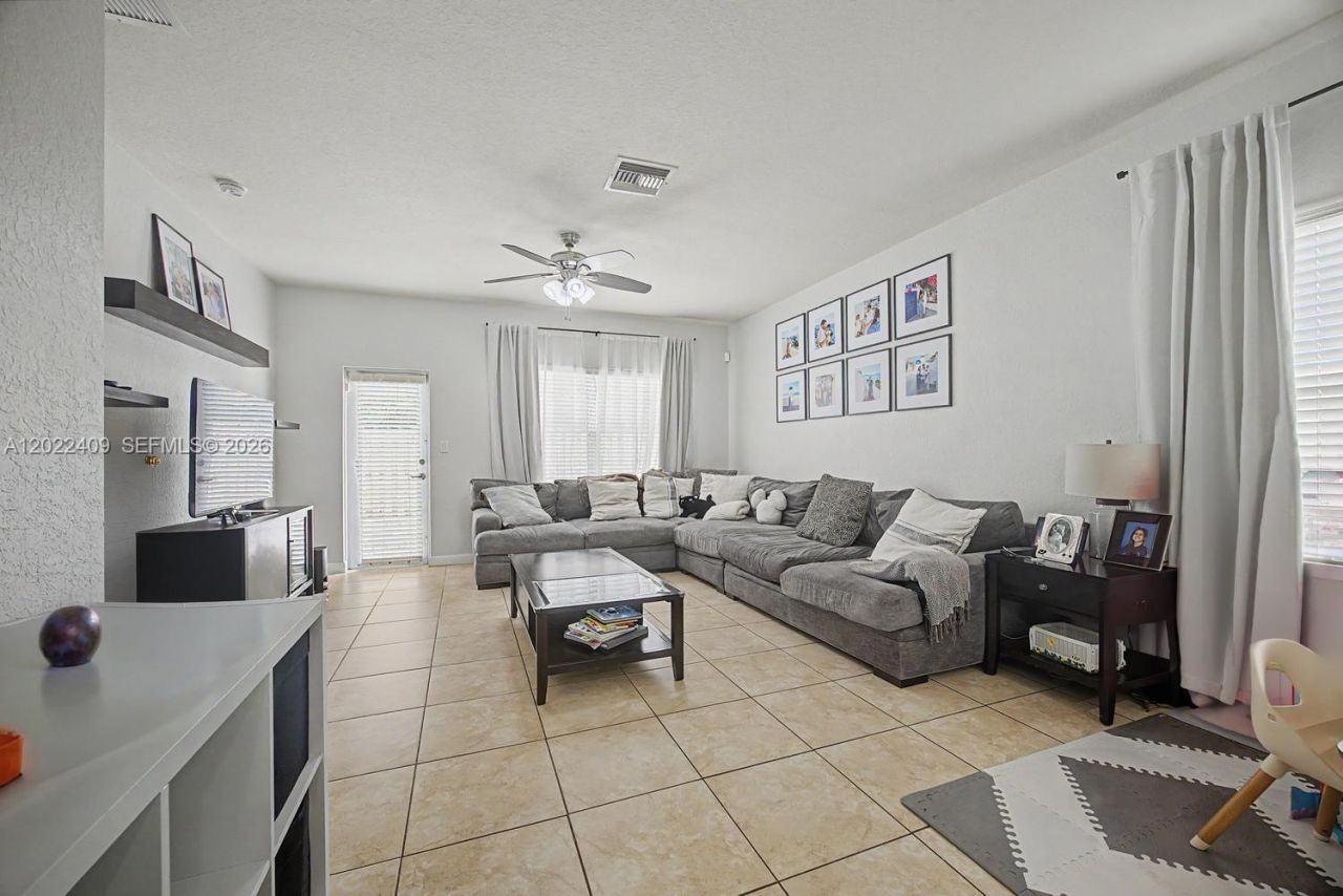 2316 NE 3rd Ct , Homestead, FL 33033 Photo