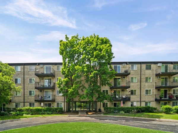 2315 E Olive Street , Unit 1G, Arlington Heights, IL 60004