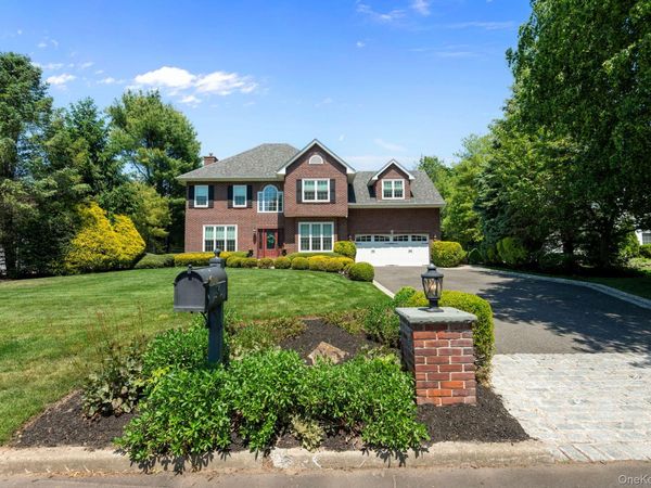 34 Ketchum Court, East Northport, NY 11731