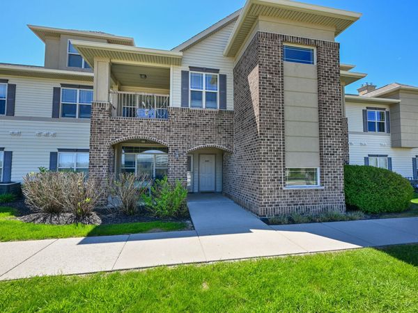 2849 W Drexel Ave, Unit 618, Franklin, WI 53132