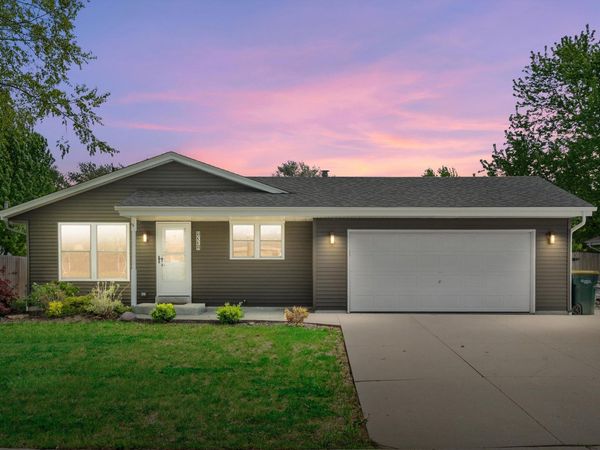 1331 E Maass Dr, Oak Creek, WI 53154