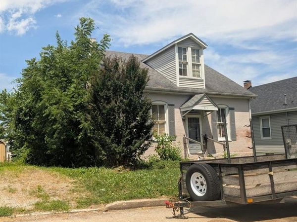 513 N Jackson Street , Belleville, IL 62220