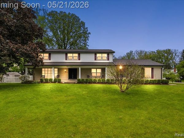 8785 Annsbury Drive, Shelby Twp, MI 48316