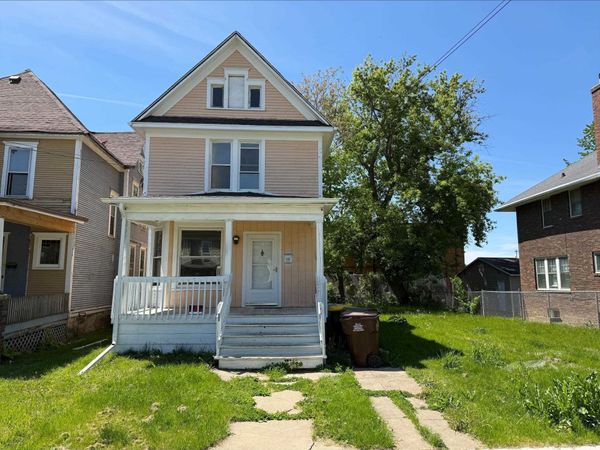 704 S Carroll Avenue, FREEPORT, IL 61032