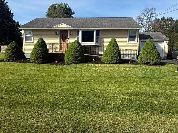 414 W Lewis Street , Canastota, NY 13032