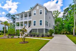 2204 Hartfords Bluff Circle photo 4