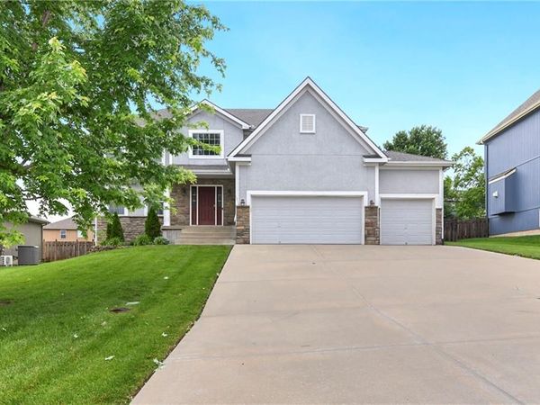 1354 Granite Street, Lansing, KS 66043