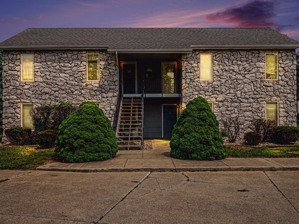 207 Tanglewood Drive, Unit Apt. D, Goshen, IN 46526