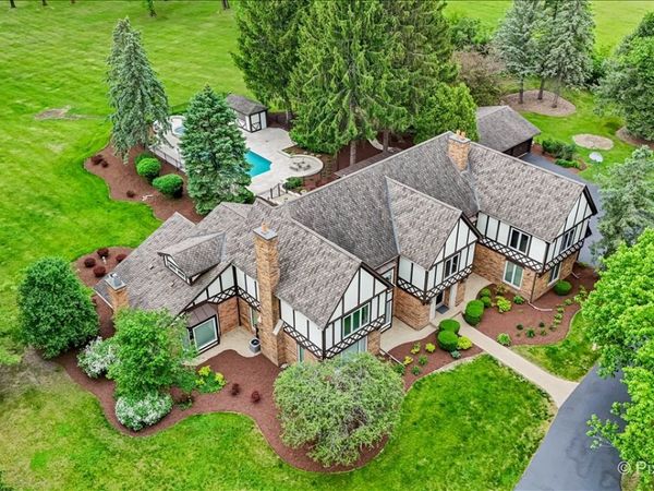 3 Auburn Lane, Barrington Hills, IL 60010