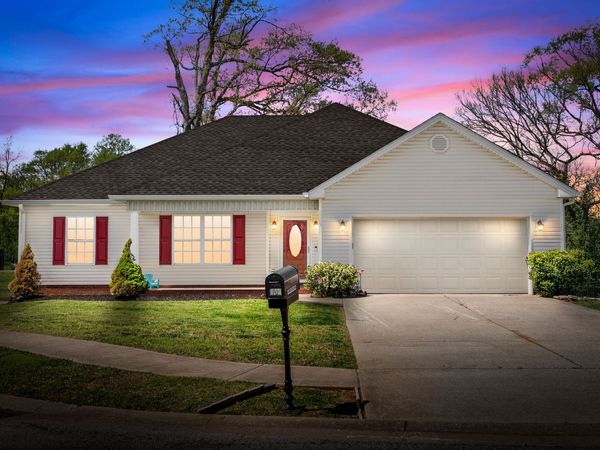 107 Lurlington Ct, Hopkinsville, KY 42240