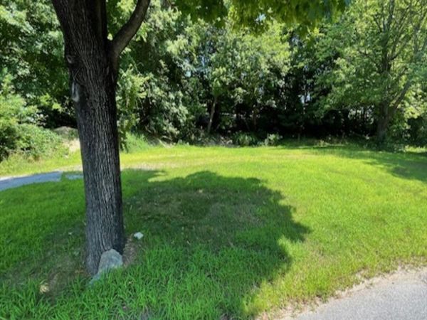 51 Rigby St, Clinton, MA 01510