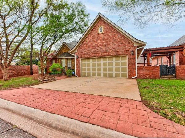 90 Olde Village Way, Edmond, OK 73013