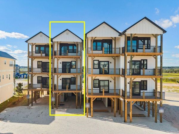 205 Shell Road, Surf City, NC 28445