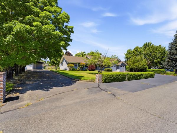 992 Auby Way, Grants Pass, OR 97527