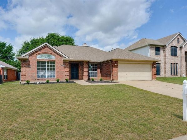 6234 St Leonard Drive, Arlington, TX 76001