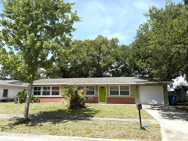 668 Hampton Drive NE , Palm Bay, FL 32905