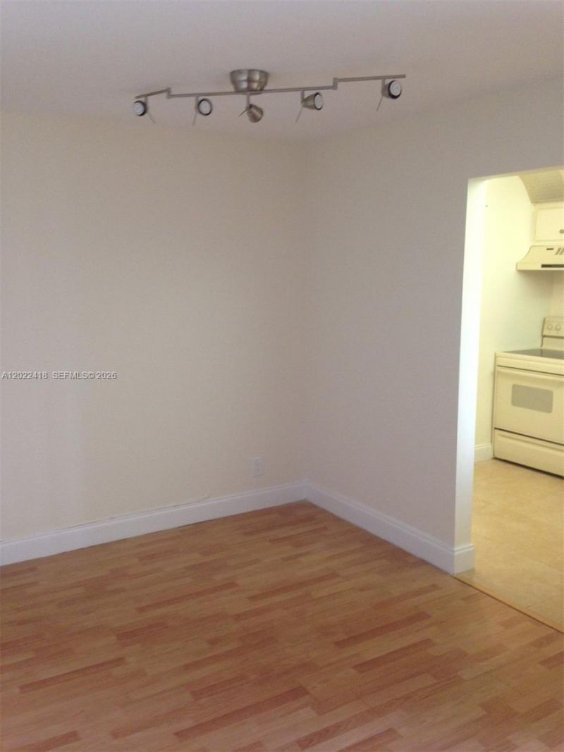 16909 N Bay Rd , Unit 520, Sunny Isles Beach, FL 33160 Photo