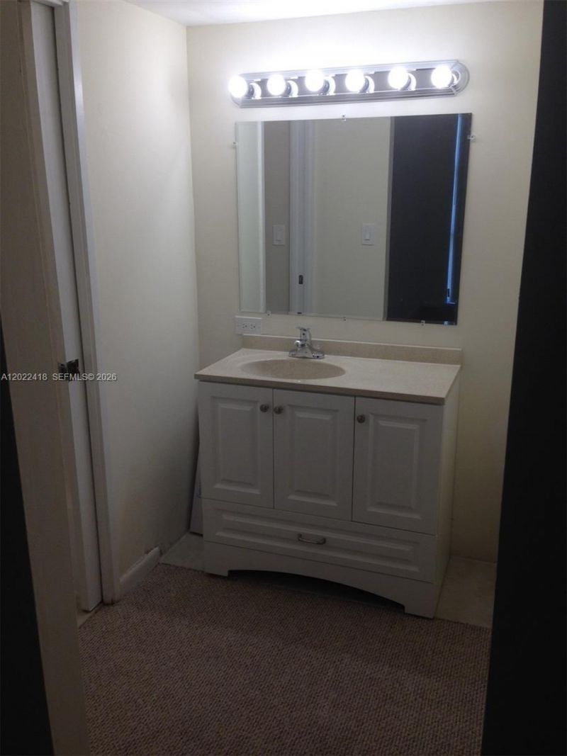 16909 N Bay Rd , Unit 520, Sunny Isles Beach, FL 33160 Photo