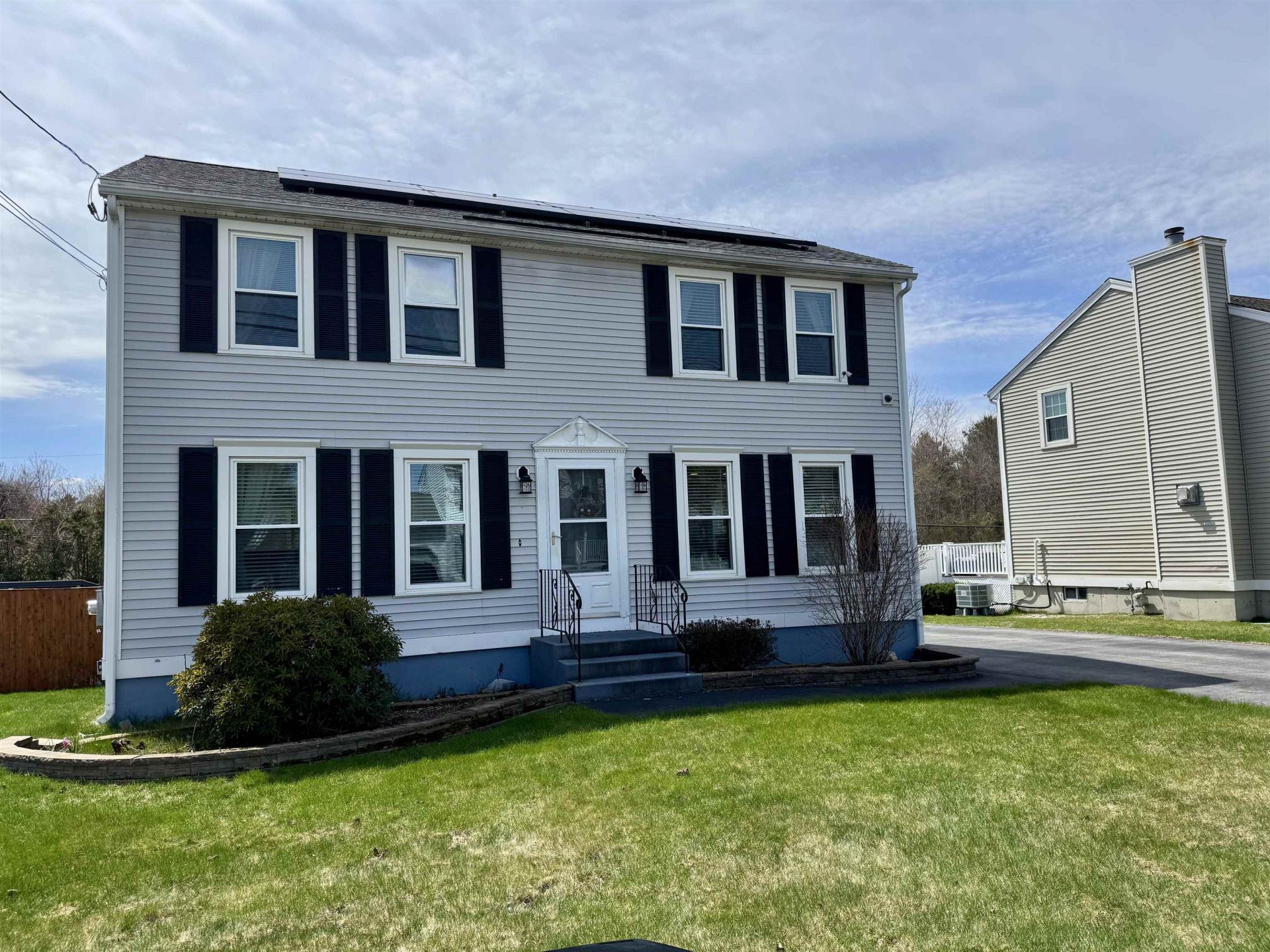 31 Aaron Drive, Manchester, NH 03109 Main Photo