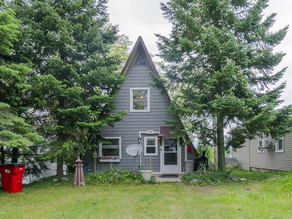 679 W Lincoln Avenue, White Cloud, MI 49349
