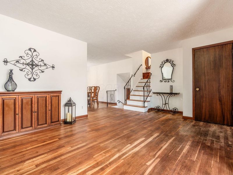 1289 Yellowwood Drive, Columbus, OH 43229 Photo 7