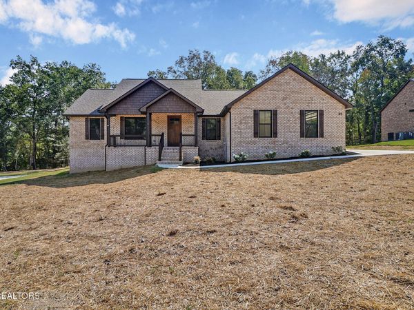 32 Riverchase Drive, Crossville, TN 38571