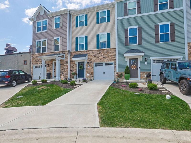 25 Wentworth Lane, Cincinnati, OH 45236 Photo 2