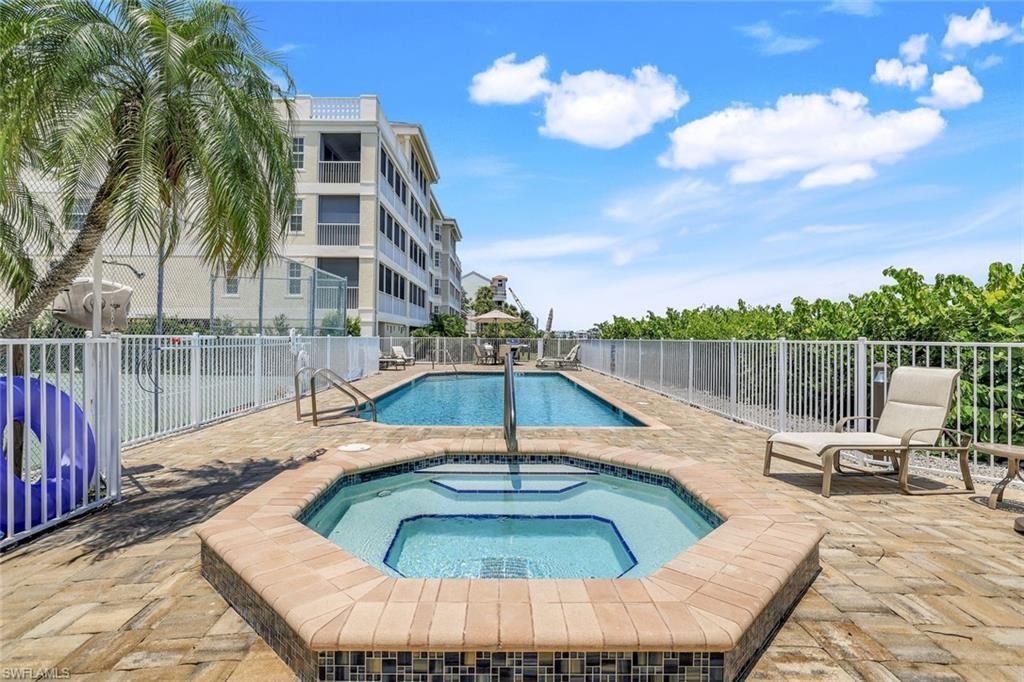 9380 Gulf Shore Dr, Unit 102, Naples, FL 34108 Photo
