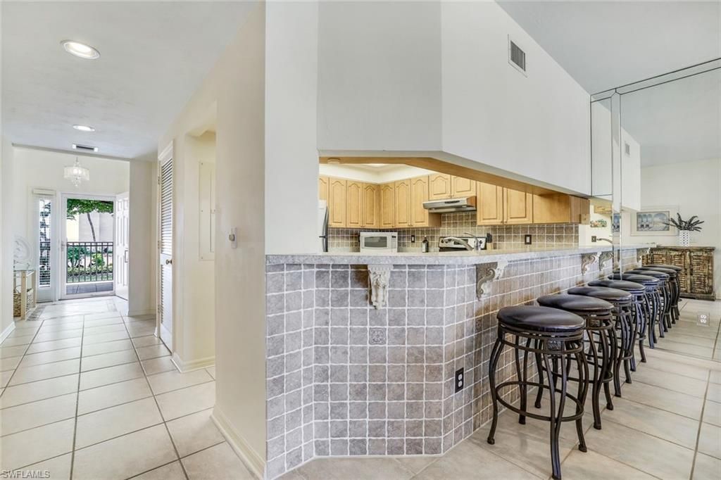 9380 Gulf Shore Dr, Unit 102, Naples, FL 34108 Photo