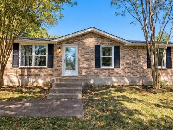 127 King Cole Dr, Clarksville, TN 37042