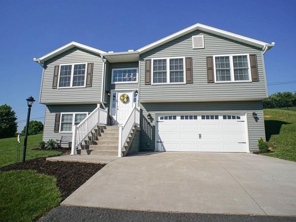 15 Charolais Circle, Fairmont, WV 26554