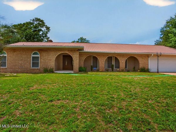 129 Pirate Avenue, Long Beach, MS 39560