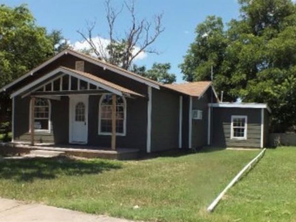 216 N Broadway Avenue, Tipton, OK 73570