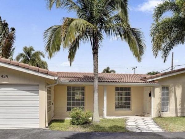 429 SW 8th Terrace, Boca Raton, FL 33486