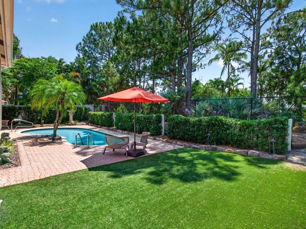 68 Lake Eden Drive, Boynton Beach, FL 33435