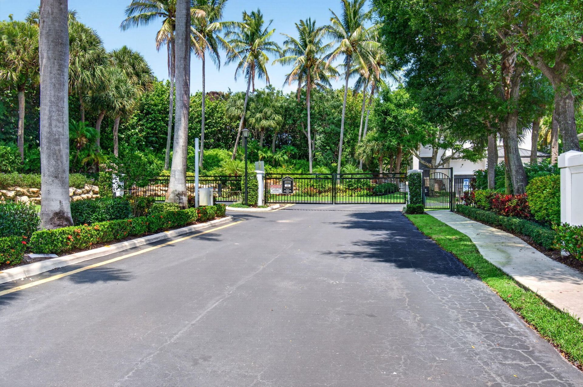 68 Lake Eden Drive, Boynton Beach, FL 33435 Photo