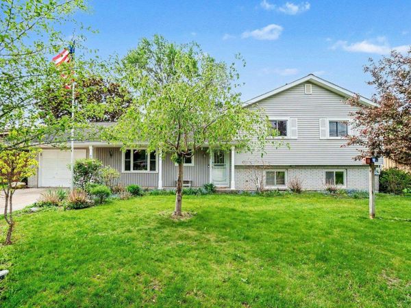 937 Riverview Drive, Alma, MI 48801