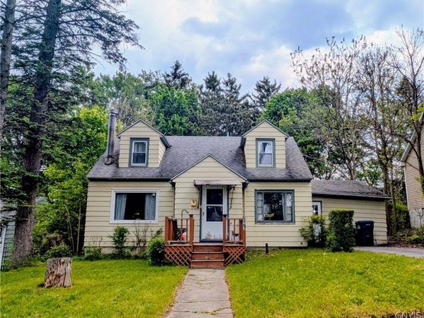 527 Salisbury Park Drive , Syracuse, NY 13224
