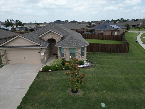 520 Cantebury Park Lane , Ponder, TX 76259