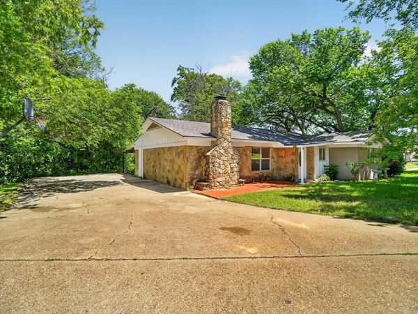 102 Live Oak Lane, Weatherford, TX 76086