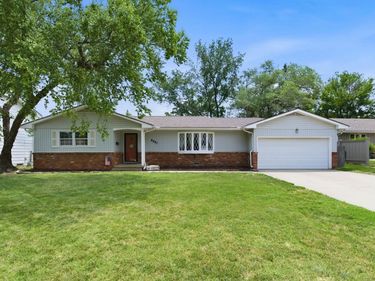 6521 E Farmview, Wichita, KS 67206