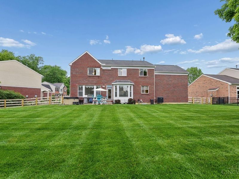 1551 Hunt Club Drive, Miami Twp, OH 45150 Photo 3