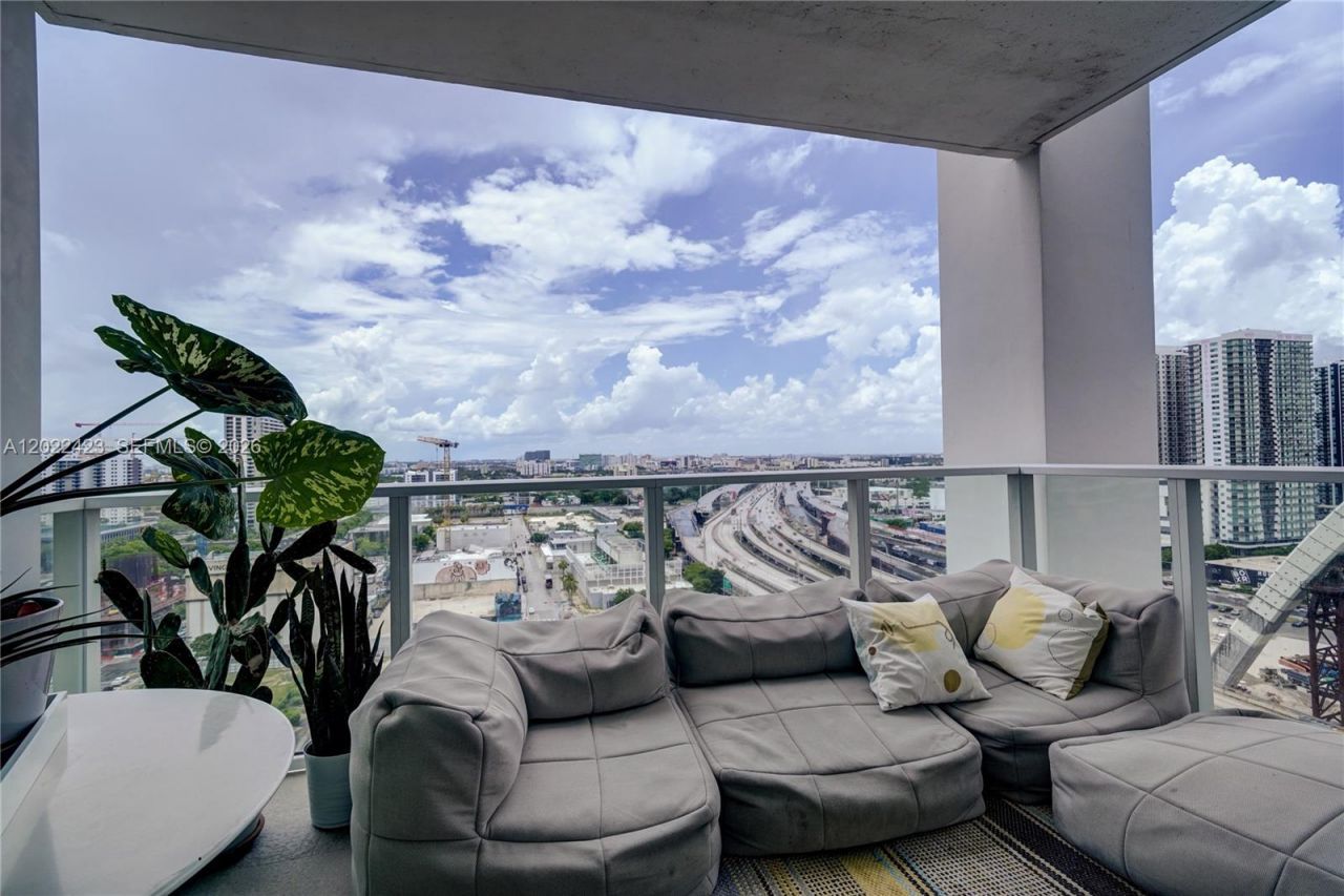 1040 Biscayne Blvd , Unit 1606, Miami, FL 33132 Photo