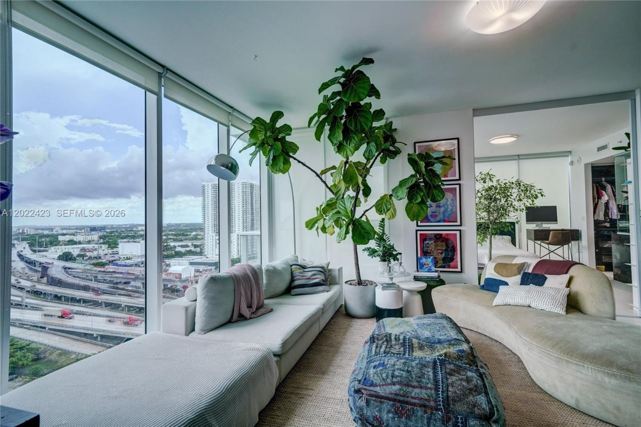 1040 Biscayne Blvd , Unit 1606, Miami, FL 33132 Photo