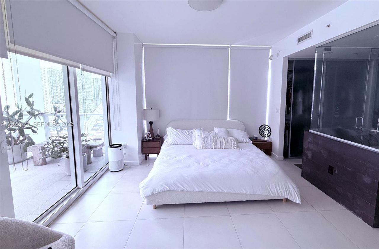 1040 Biscayne Blvd , Unit 1606, Miami, FL 33132 Photo