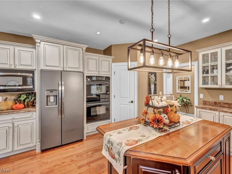 8933 Mountain View Drive, Mentor, OH 44060 Photo 30